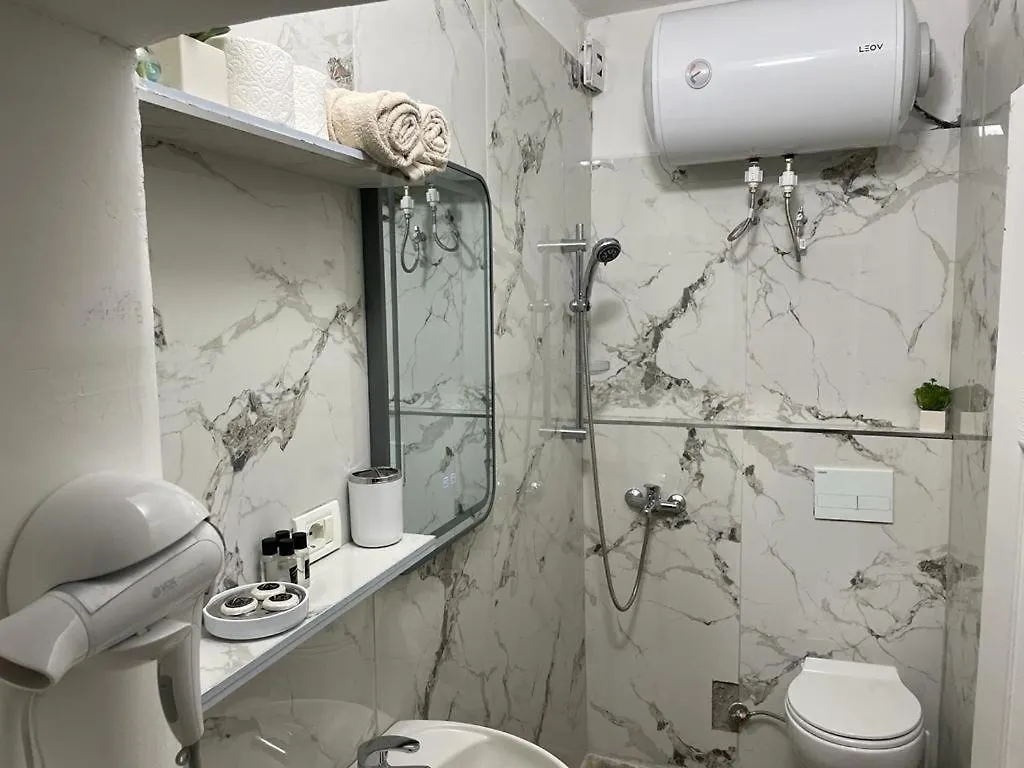 Apis Juliette Ap Private Garden Apartman Korça